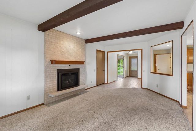 121 Winston Way, Waunakee, WI 53597