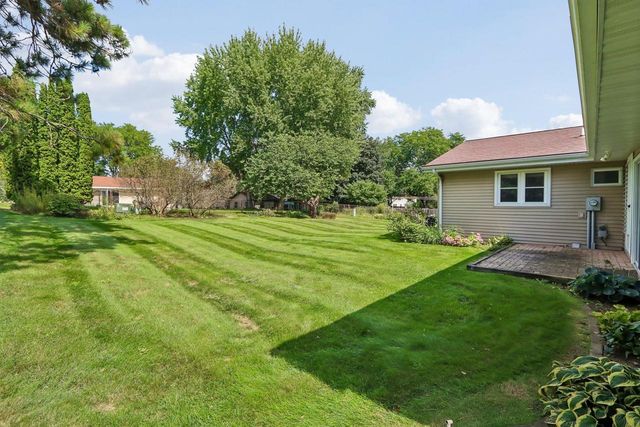 121 Winston Way, Waunakee, WI 53597