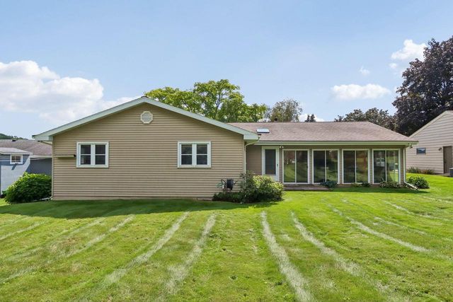 121 Winston Way, Waunakee, WI 53597