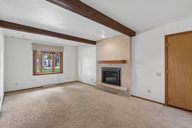 121 Winston Way, Waunakee, WI 53597