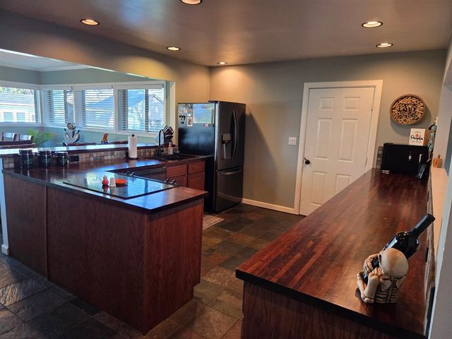 41204 Belvidere Street, Harrison Twp, MI 48045