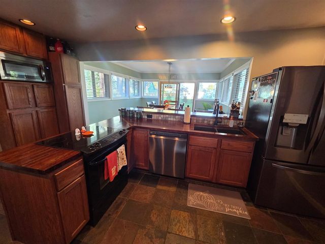 41204 Belvidere Street, Harrison Twp, MI 48045