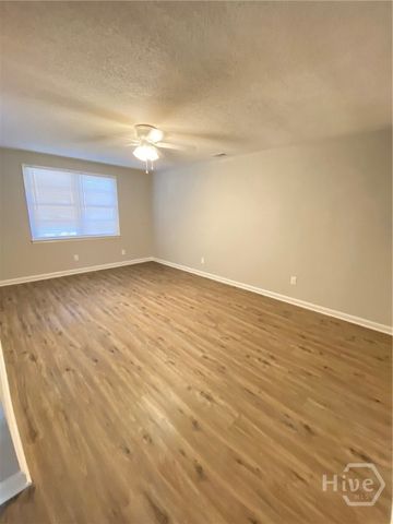 2137 Bolling Street, Savannah, GA 31404