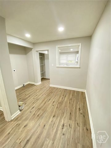 2137 Bolling Street, Savannah, GA 31404