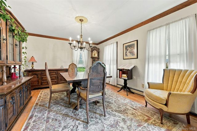 43 Farm Road N, Wading River, NY 11792