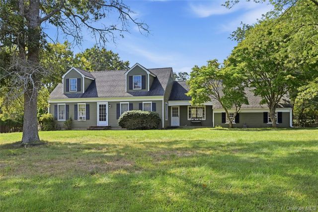 43 Farm Road N, Wading River, NY 11792