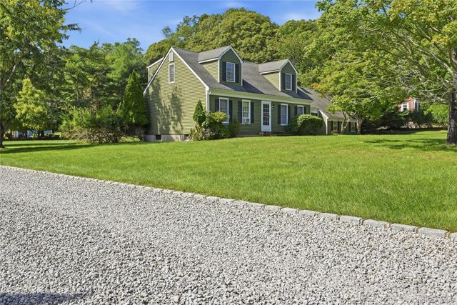 43 Farm Road N, Wading River, NY 11792