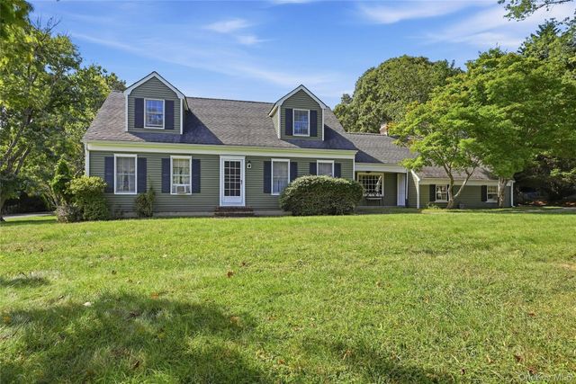 43 Farm Road N, Wading River, NY 11792