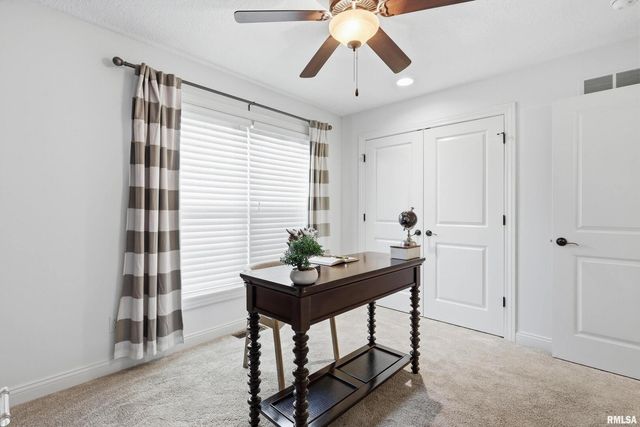 5767 EVERGREEN Place, Bettendorf, IA 52722