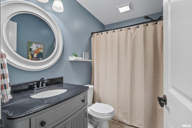 5767 EVERGREEN Place, Bettendorf, IA 52722