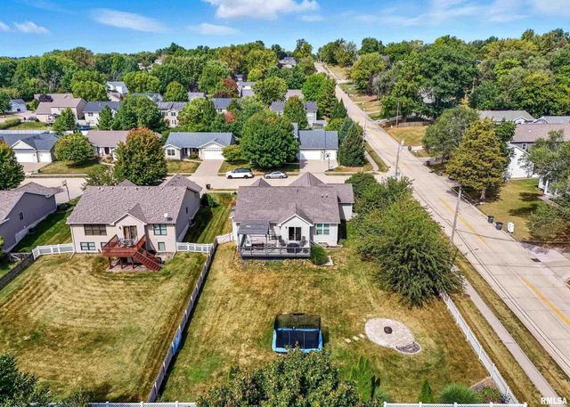 5767 EVERGREEN Place, Bettendorf, IA 52722