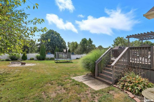 5767 EVERGREEN Place, Bettendorf, IA 52722