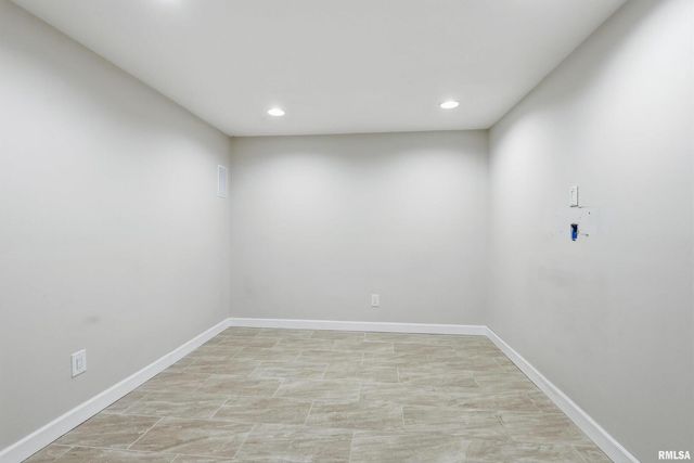 5767 EVERGREEN Place, Bettendorf, IA 52722