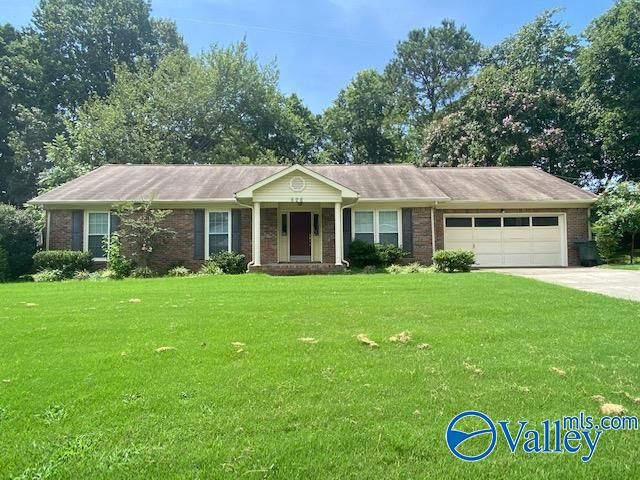 826 Crestview Drive, Madison, AL 35758