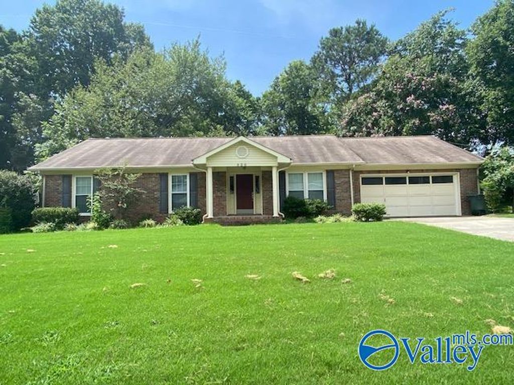 826 Crestview Drive, Madison, AL 35758