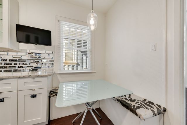 6042 Belmont Avenue, Dallas, TX 75206