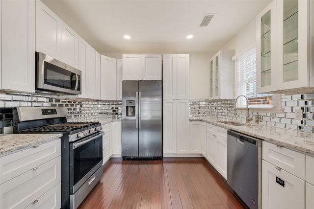 6042 Belmont Avenue, Dallas, TX 75206