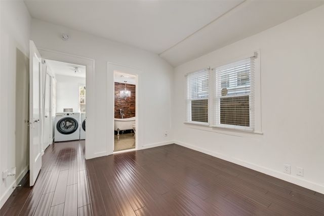 6042 Belmont Avenue, Dallas, TX 75206