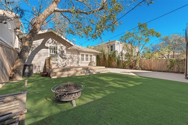 6042 Belmont Avenue, Dallas, TX 75206