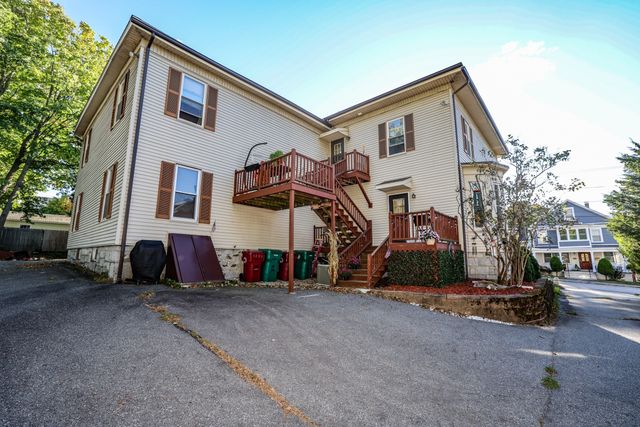86 Stevens St B, Lowell, MA 01851