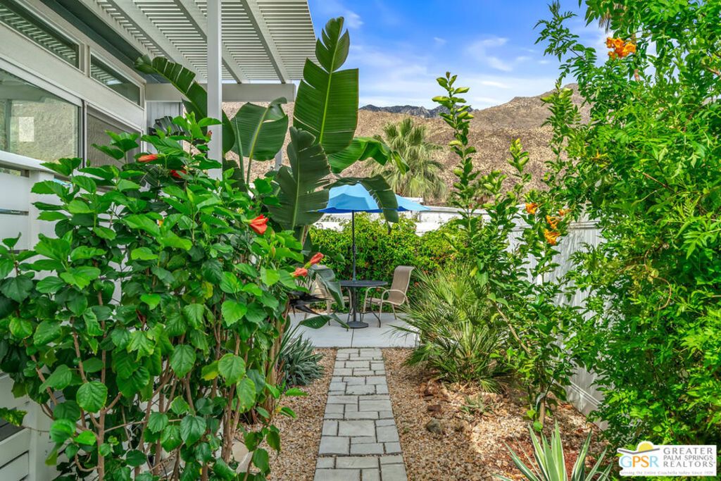 Image 10 of property listing at 403 Ginger Drive, Palm Springs, CA 92264