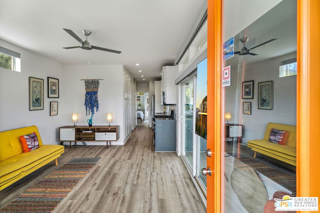 Image 15 of property listing at 403 Ginger Drive, Palm Springs, CA 92264