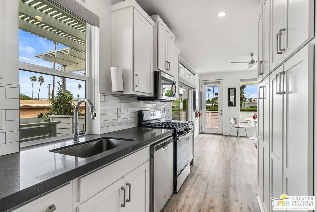 Image 25 of property listing at 403 Ginger Drive, Palm Springs, CA 92264