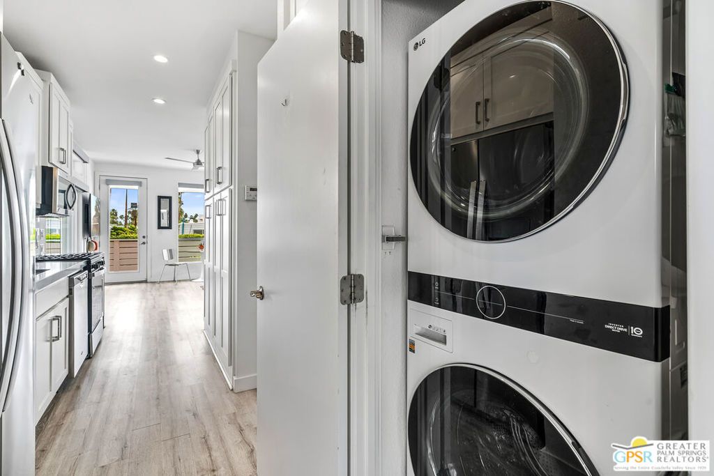 Image 26 of property listing at 403 Ginger Drive, Palm Springs, CA 92264