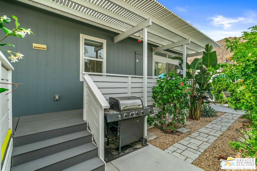 Image 9 of property listing at 403 Ginger Drive, Palm Springs, CA 92264