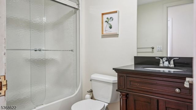 39 Musano Ct, West Orange Twp., NJ 07052