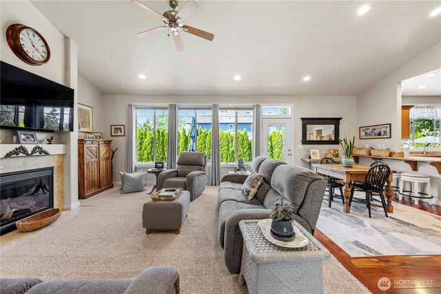 208 Lilly Lane, Mount Vernon, WA 98274