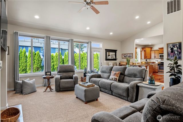208 Lilly Lane, Mount Vernon, WA 98274