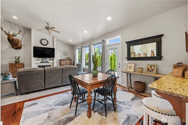 208 Lilly Lane, Mount Vernon, WA 98274