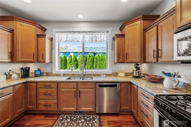 208 Lilly Lane, Mount Vernon, WA 98274