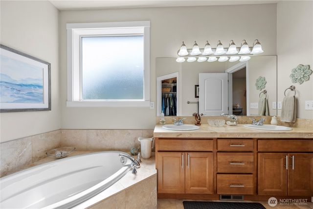 208 Lilly Lane, Mount Vernon, WA 98274