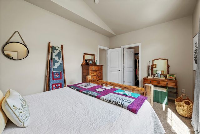 208 Lilly Lane, Mount Vernon, WA 98274