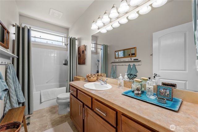 208 Lilly Lane, Mount Vernon, WA 98274