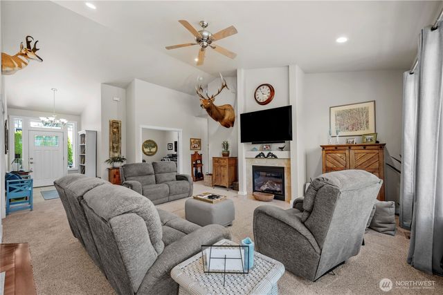 208 Lilly Lane, Mount Vernon, WA 98274