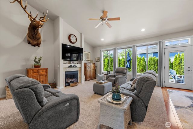 208 Lilly Lane, Mount Vernon, WA 98274