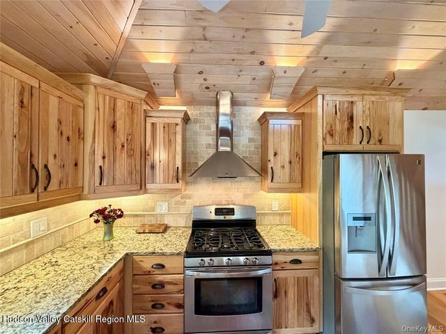 85 Plank Road, Napanoch, NY 12458