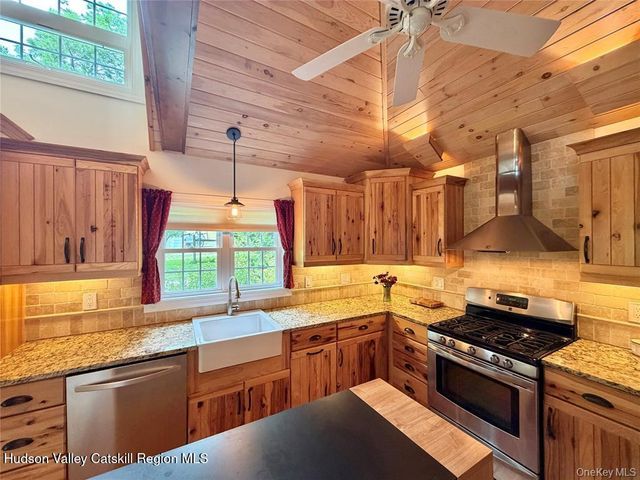 85 Plank Road, Napanoch, NY 12458
