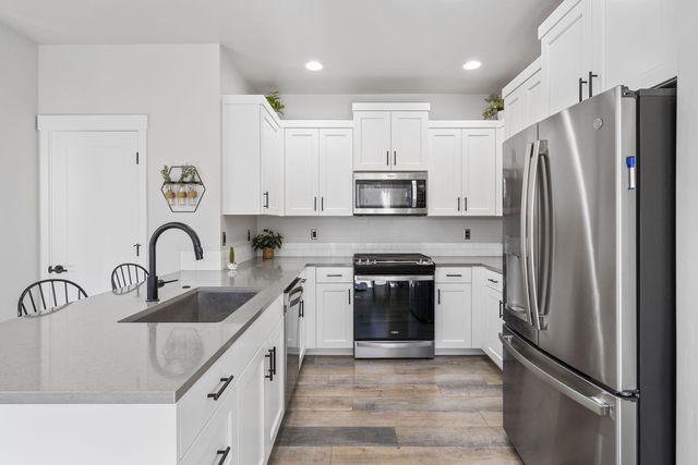 3722 NE Petrosa Avenue, Bend, OR 97701