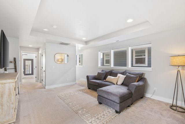 3722 NE Petrosa Avenue, Bend, OR 97701