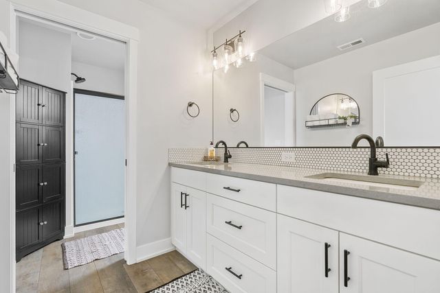 3722 NE Petrosa Avenue, Bend, OR 97701