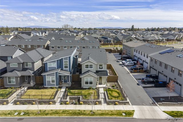 3722 NE Petrosa Avenue, Bend, OR 97701