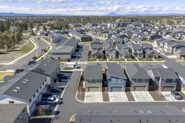 3722 NE Petrosa Avenue, Bend, OR 97701