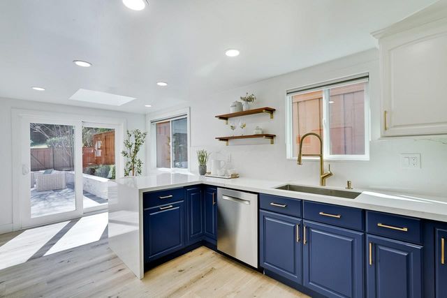 22136 Dean Court, Cupertino, CA 95014