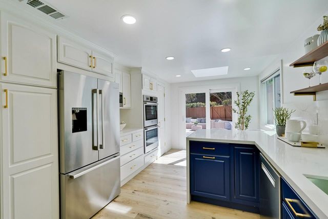 22136 Dean Court, Cupertino, CA 95014