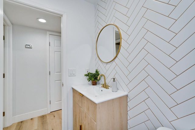 22136 Dean Court, Cupertino, CA 95014