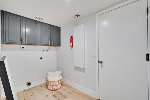 22136 Dean Court, Cupertino, CA 95014